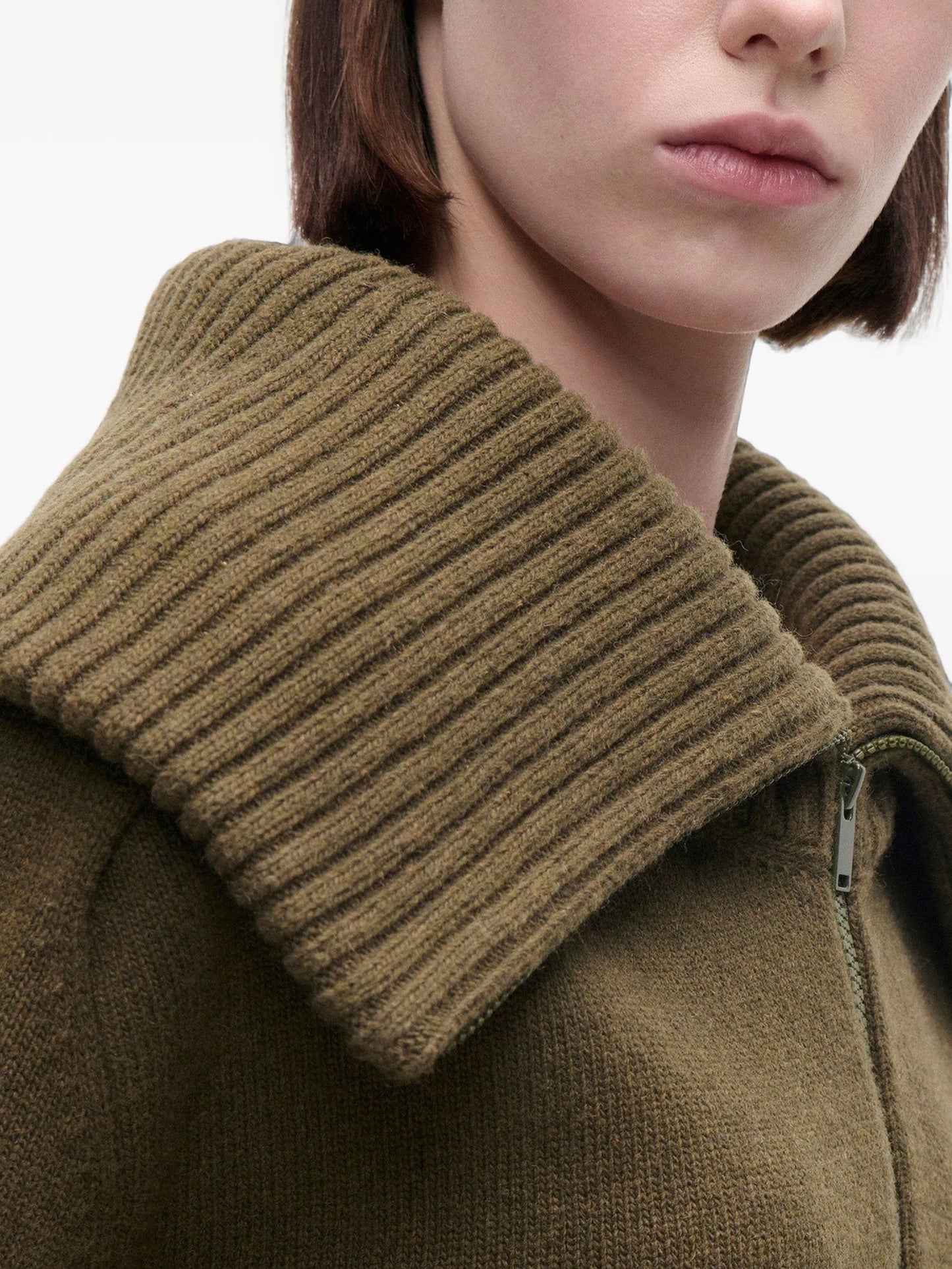 wide-collar zip-up cardigan