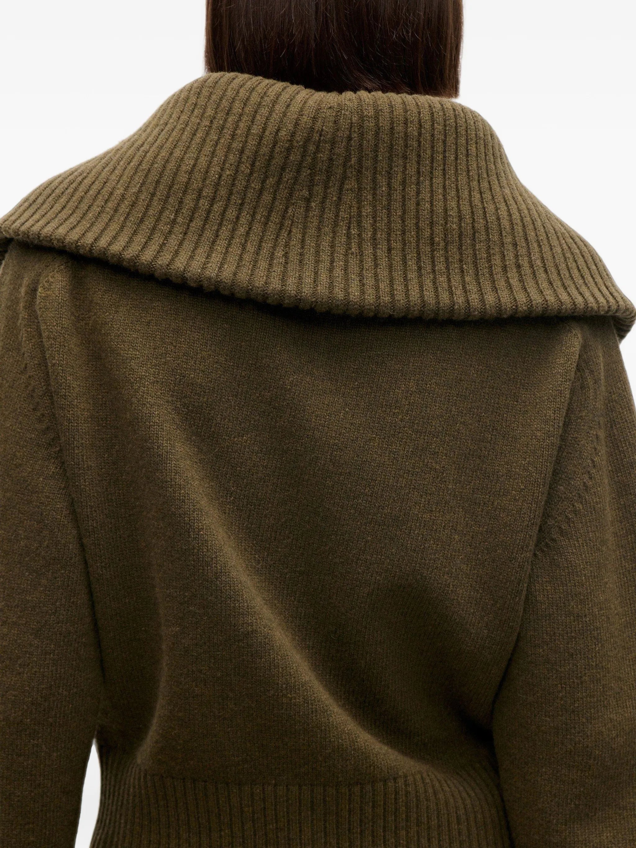 wide-collar zip-up cardigan