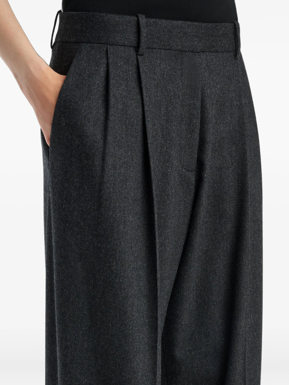 August pant