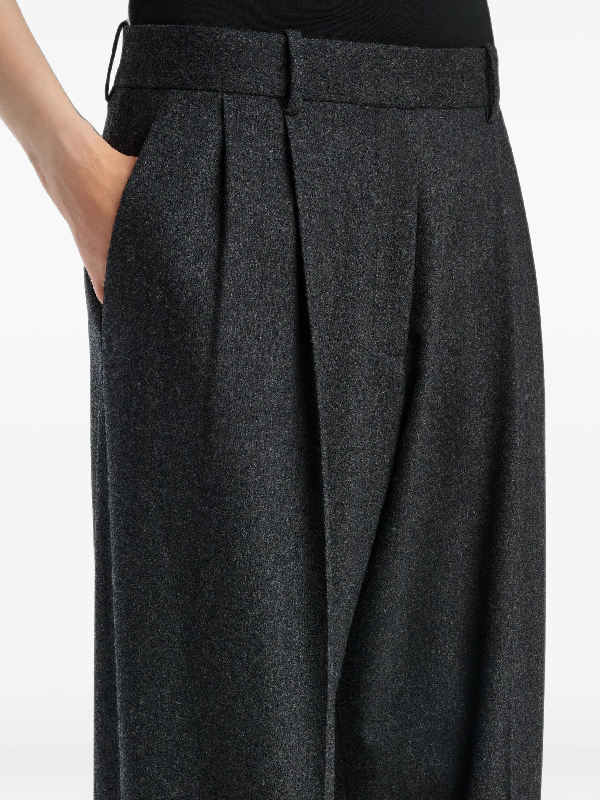pleated wide-leg trousers