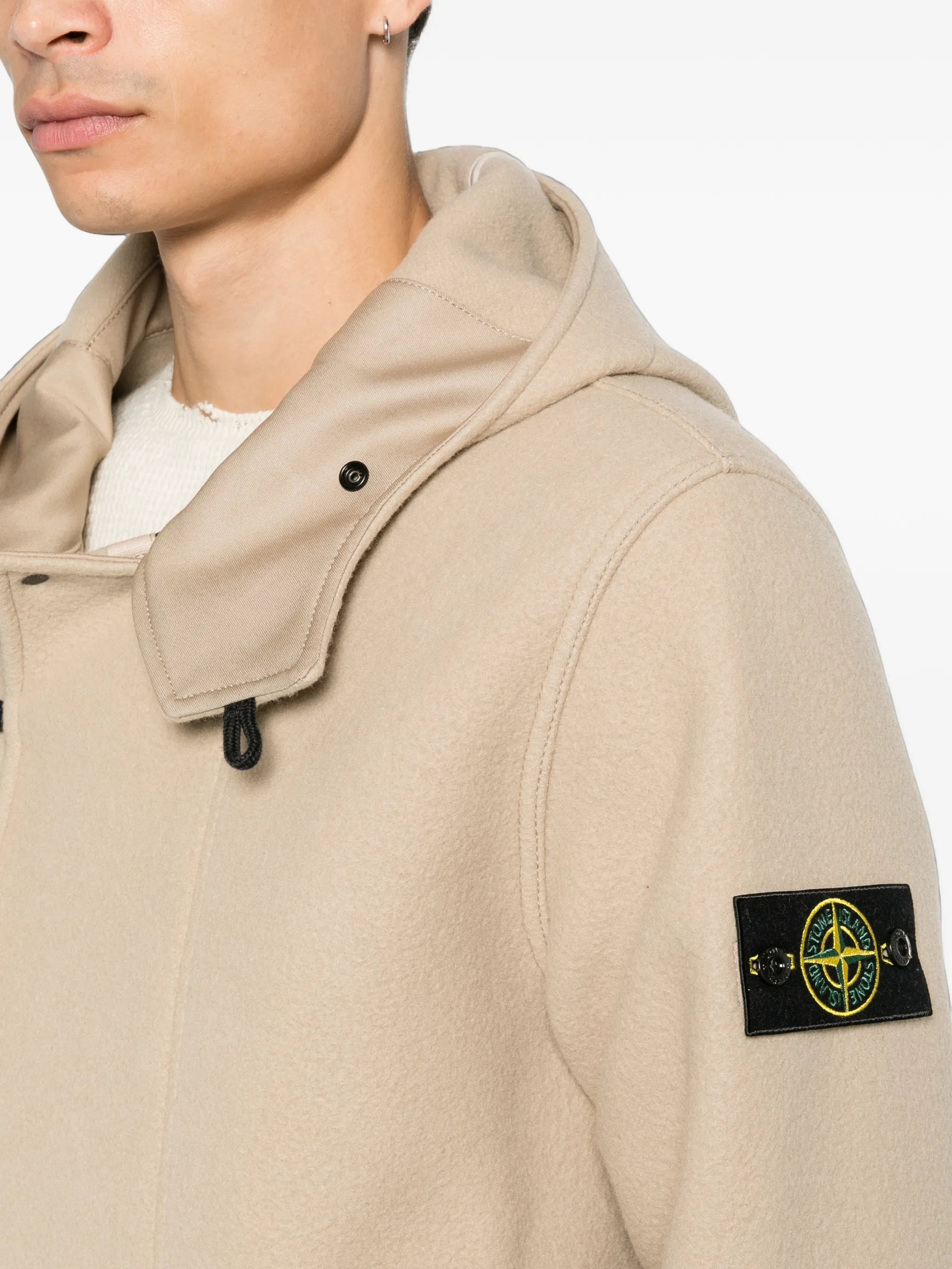 toggle-fastening hooded jacket