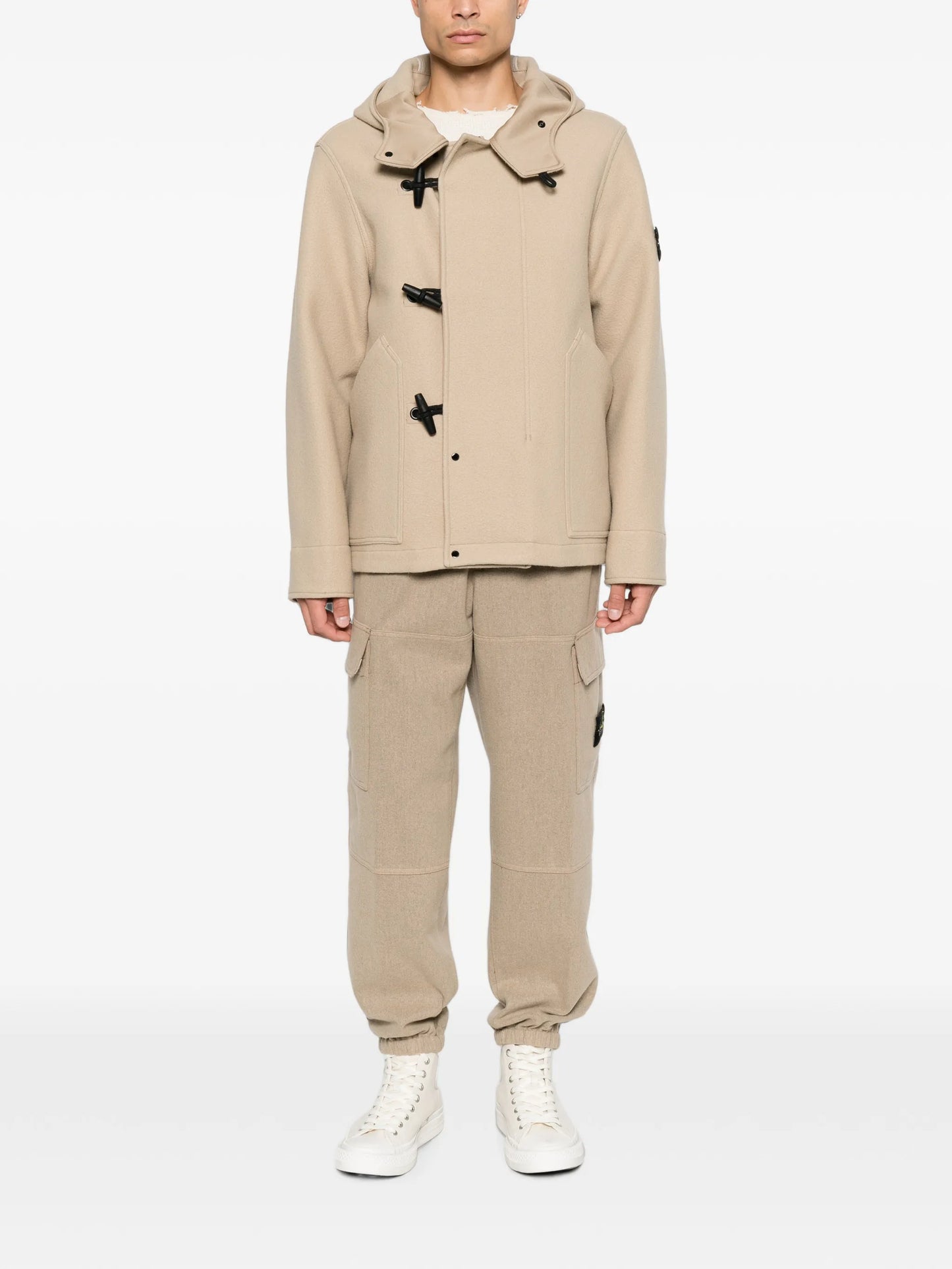 toggle-fastening hooded jacket