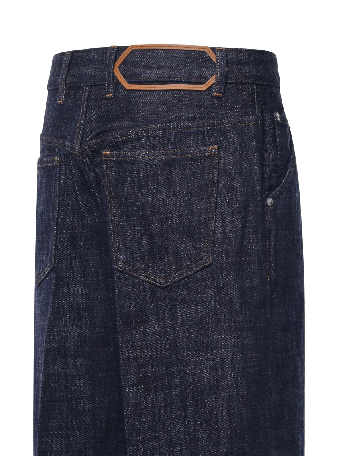 wide-leg pleated jeans