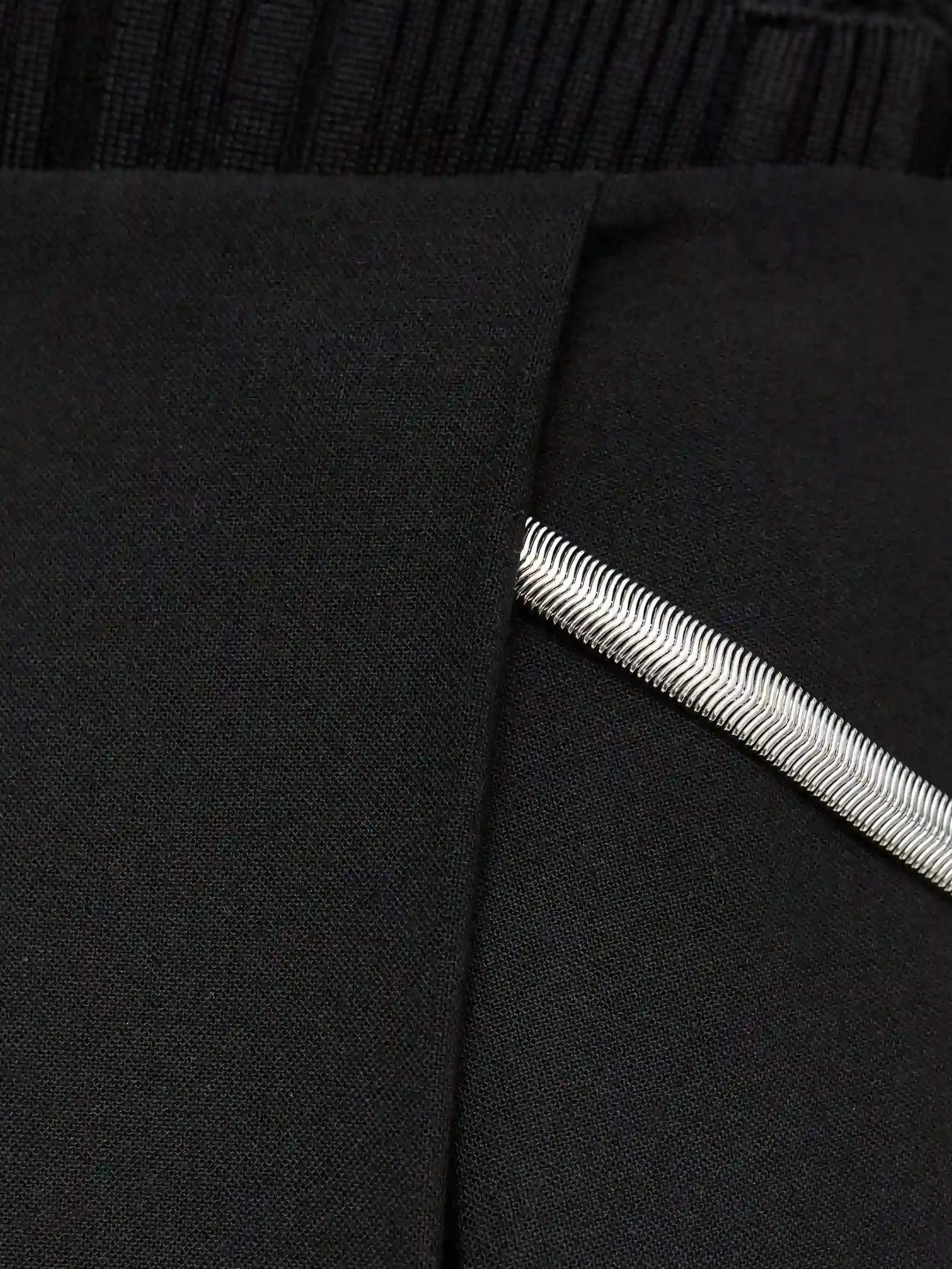 pleated detachable-strap trousers