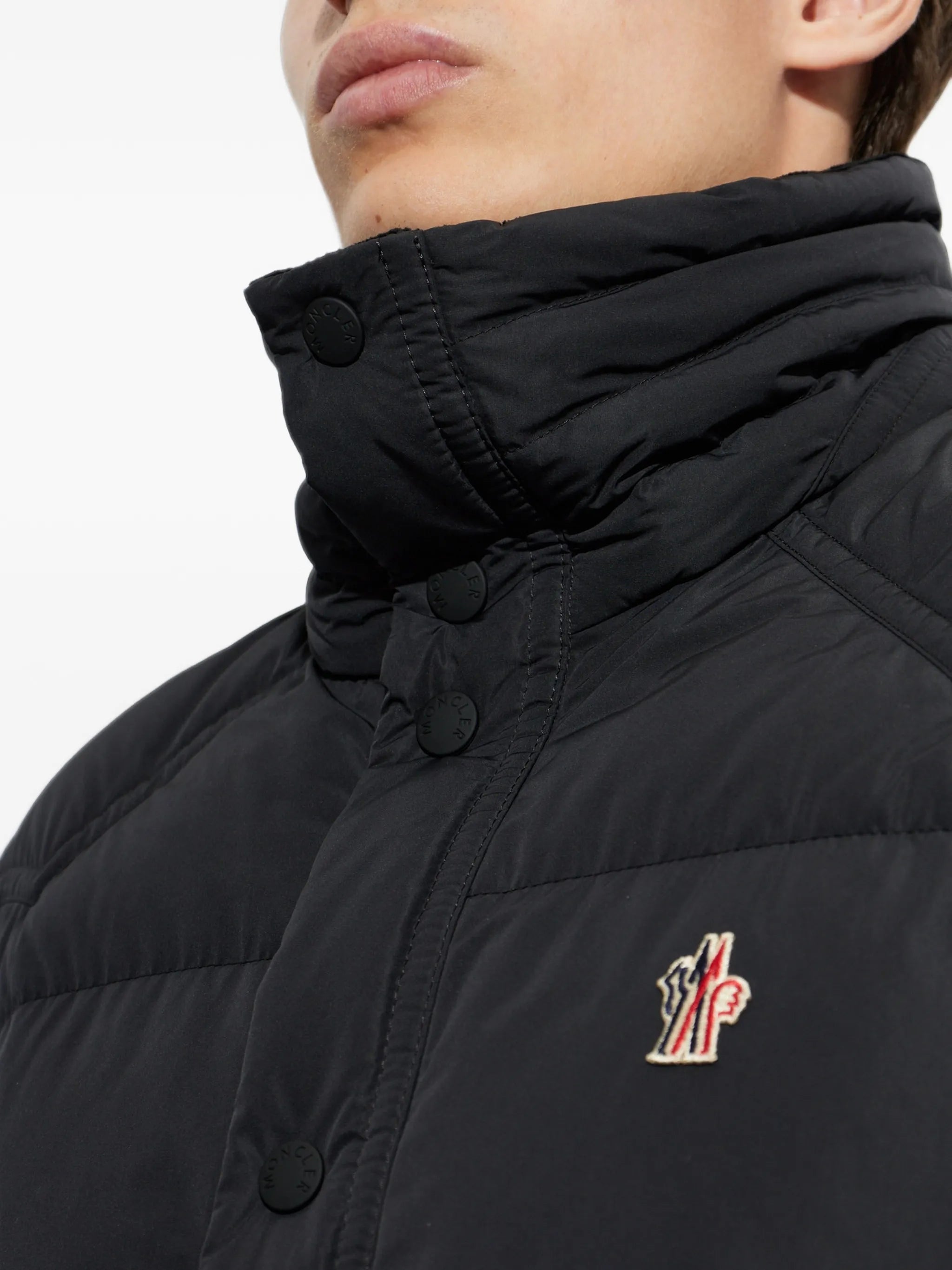 quilted logo-patch gilet