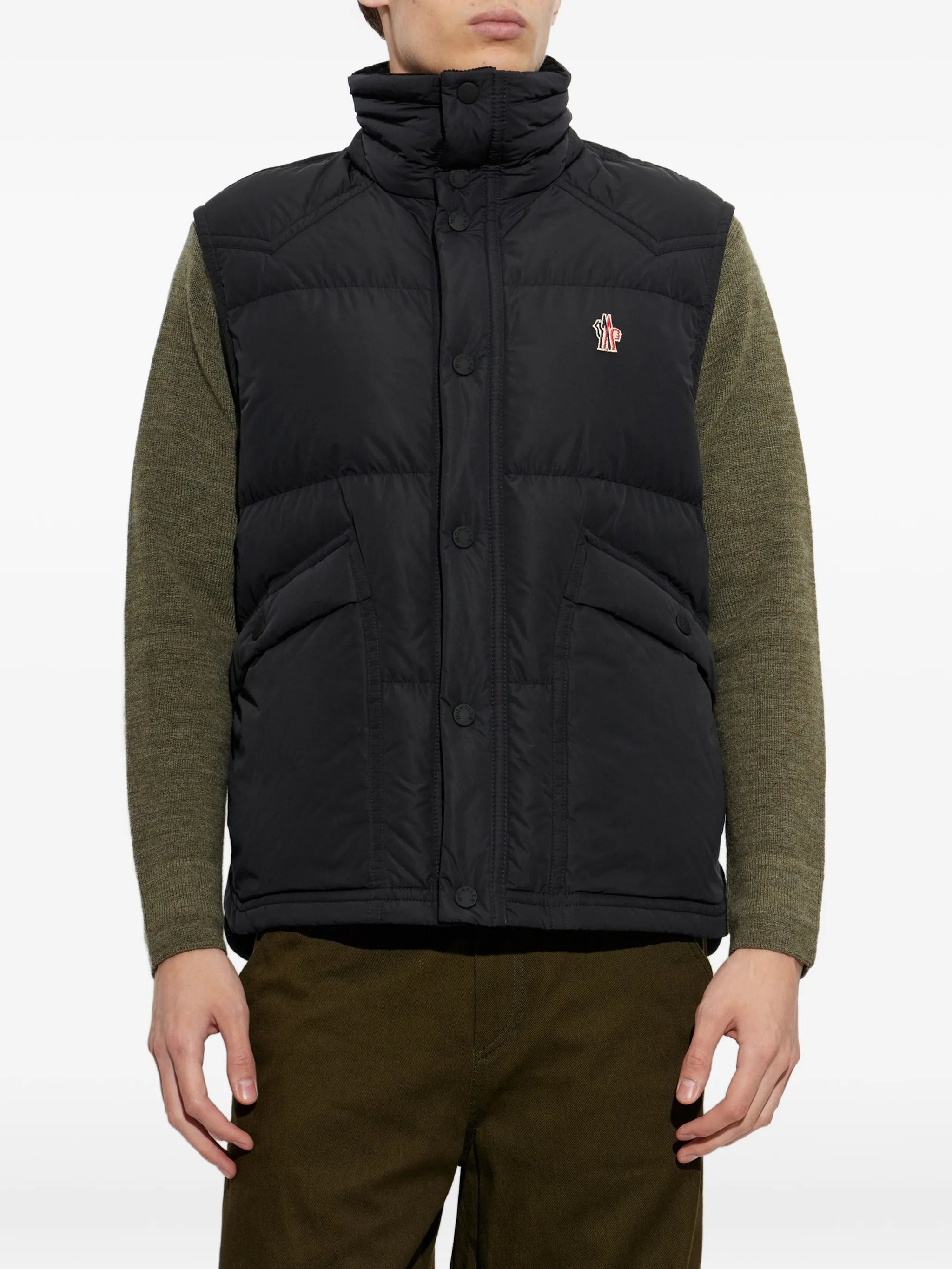 quilted logo-patch gilet