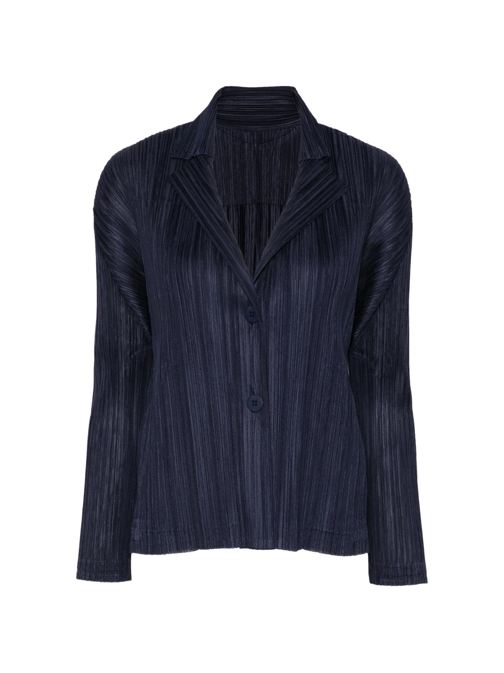 pleated notch-lapel jacket
